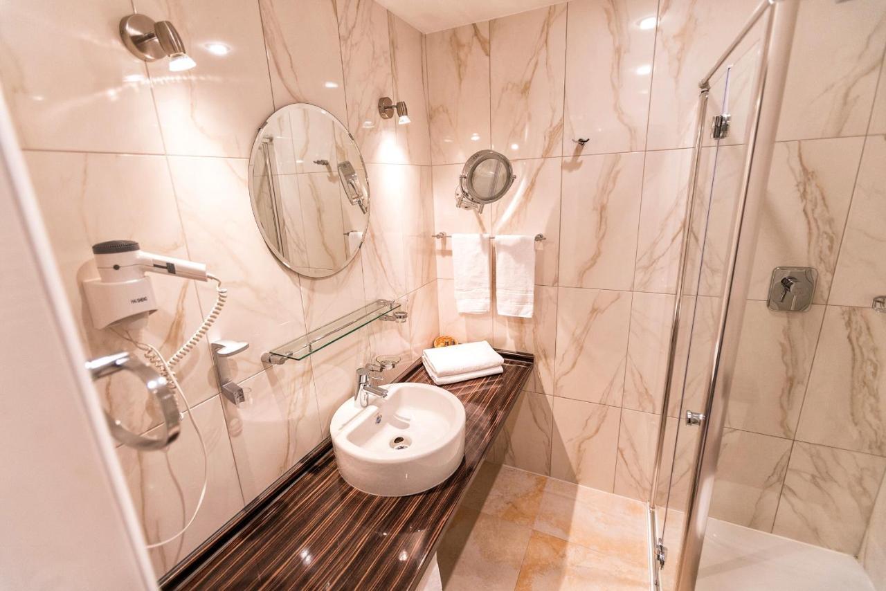 Hotel Krone Friesenheim  Luaran gambar